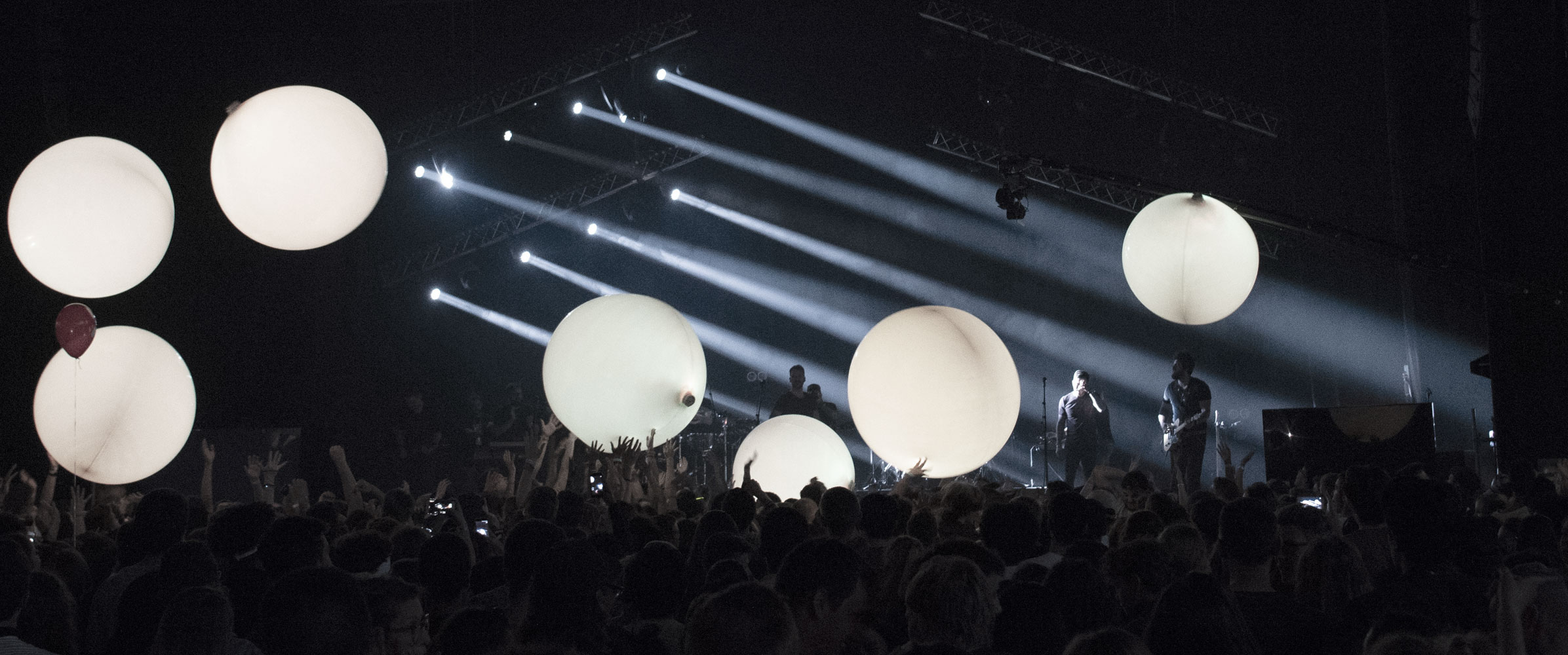 light show balloons